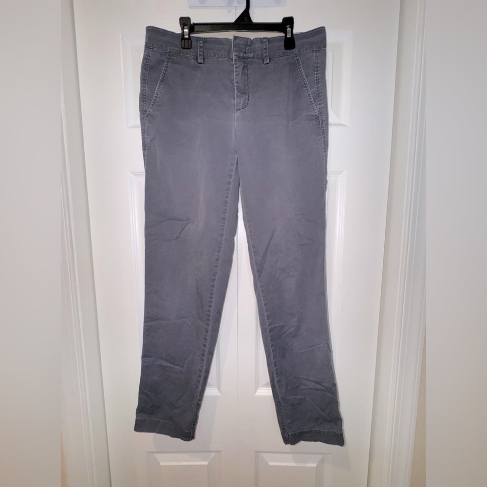 Vince women’s Gray Chino Pants. Size 4. GUC